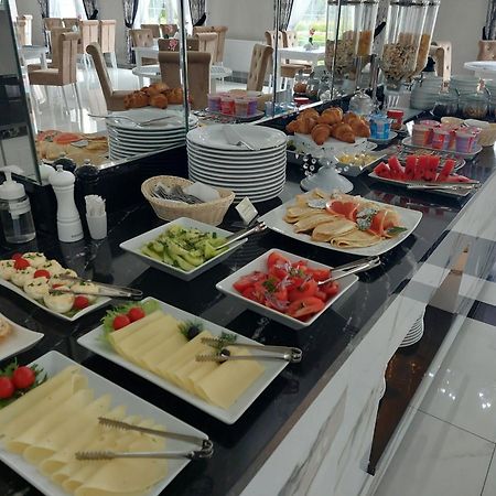 Hotel Lord Radom Bagian luar foto