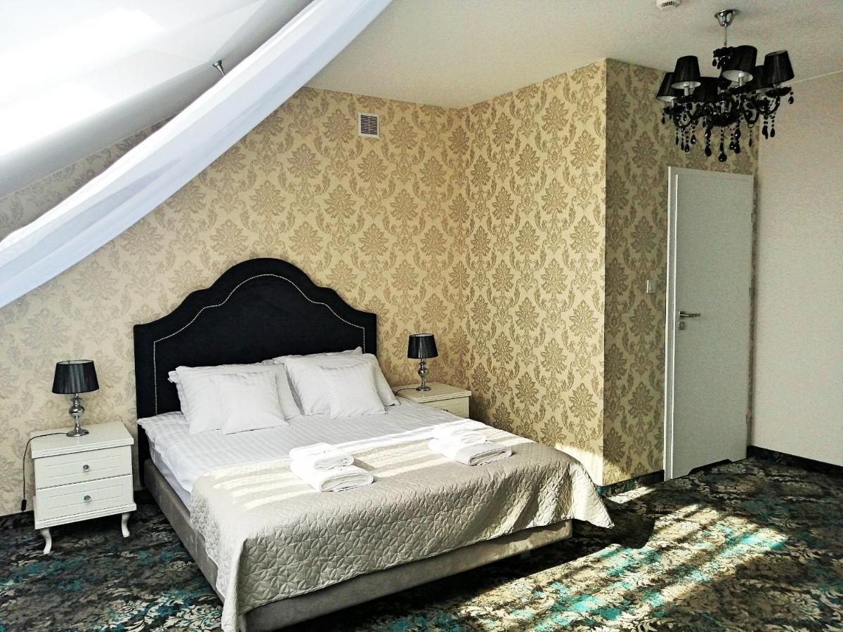 Hotel Lord Radom Bagian luar foto