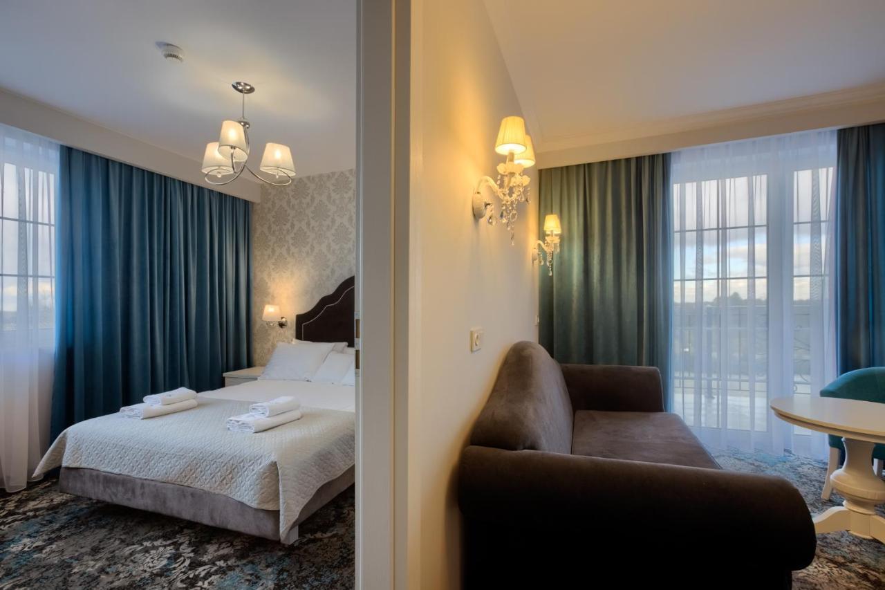 Hotel Lord Radom Bagian luar foto